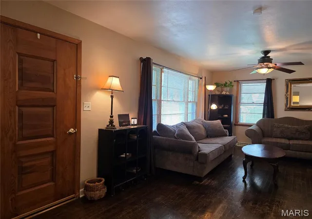 Photo 3 of Single family home for sale at 19 E 11th St, Washington, MO 63090 | MLS# MIS26051503 | Listing updated on 2026-08-14