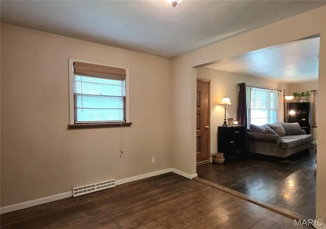 Photo 4 of Single family home for sale at 19 E 11Th St, Washington, MO 63090 | MLS# MIS26051503 | Listing updated on 2026-08-14