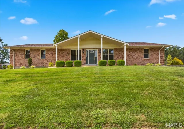 Single family home for sale at 4550 Mattis Rd, Mehlville, MO 63128 | MLS# MIS26051508