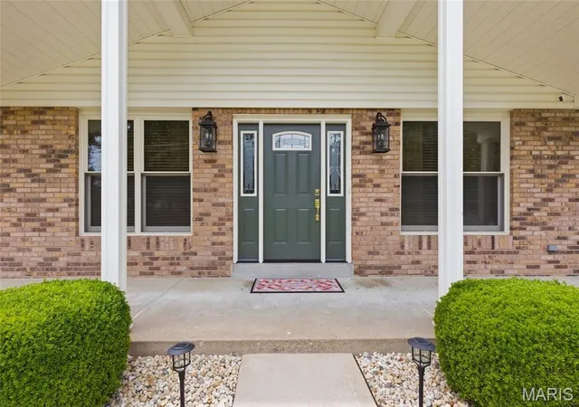 Photo 2 of Single family home for sale at 4550 Mattis Rd, Mehlville, MO 63128 | MLS# MIS26051508 | Listing updated on 2026-09-14