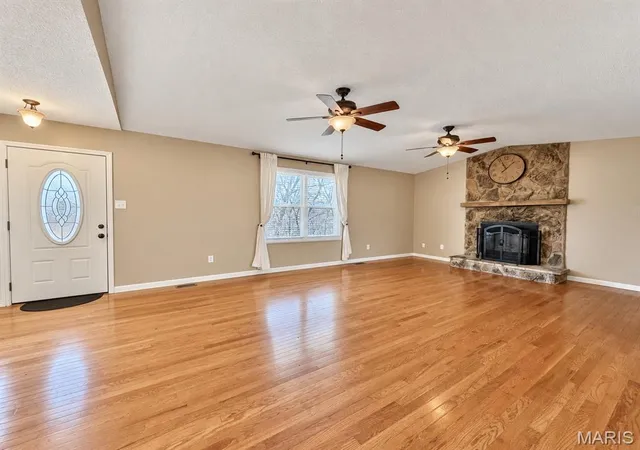 Photo 3 of Sale Pending at 15 Toni Trails Ct, Fenton, MO 63026 | MLS# MIS26051511 | Listing updated on 2026-10-05