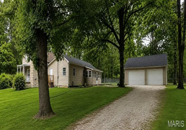 Photo 4 of Single family home for sale at 1202 Cart Ln, Belleville, IL 62221 | MLS# MIS26051515 | Listing updated on 2026-10-08