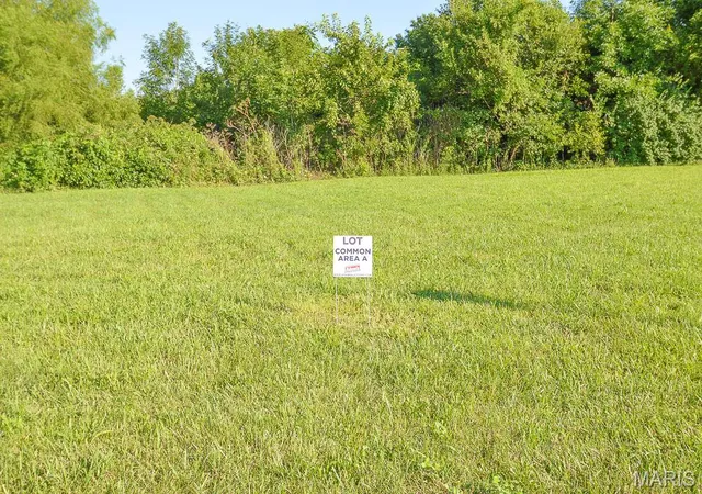 2nd image of 3301 Fox Valley Ln, Belleville, IL 62220 | MLS# MIS26051529