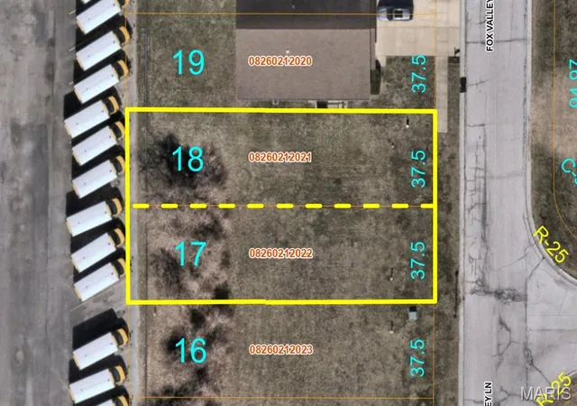 Photo 1 of Sale Pending at 3425/3421 Fox Valley Ln, Belleville, IL 62220 | MLS# MIS26051545 | Listing updated on 2026-08-21
