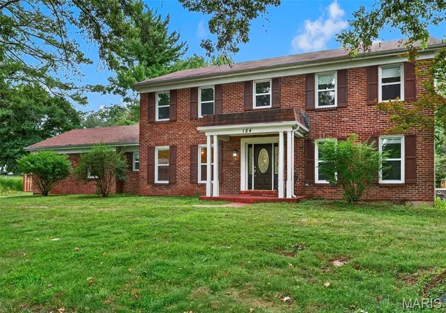 1st image of 184 Gunston Hall Ct, Chesterfield, MO 63017 | MLS# MIS26051548