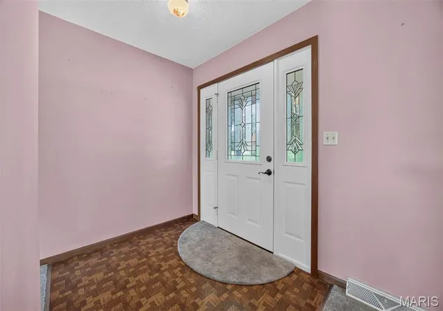 Photo 4 of Single family home for sale at 1412 Pinewood Ln, Breese, IL 62230 | MLS# MIS26051552 | Listing updated on 2026-08-20