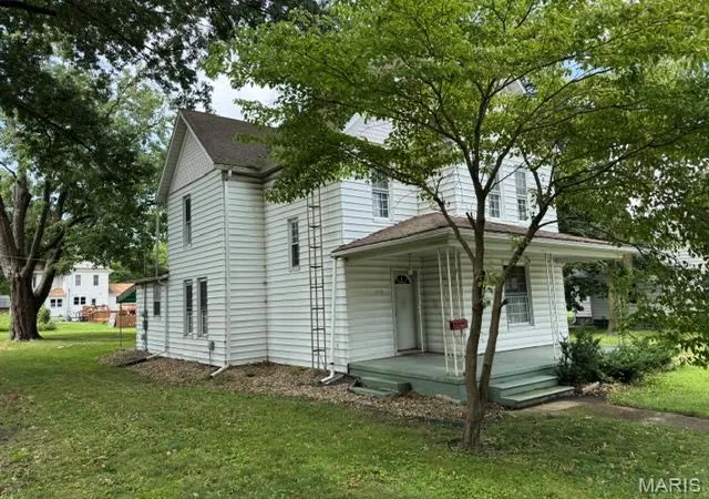 2nd image of 210 S Elm St, Nokomis, IL 62075 | MLS# MIS26051553