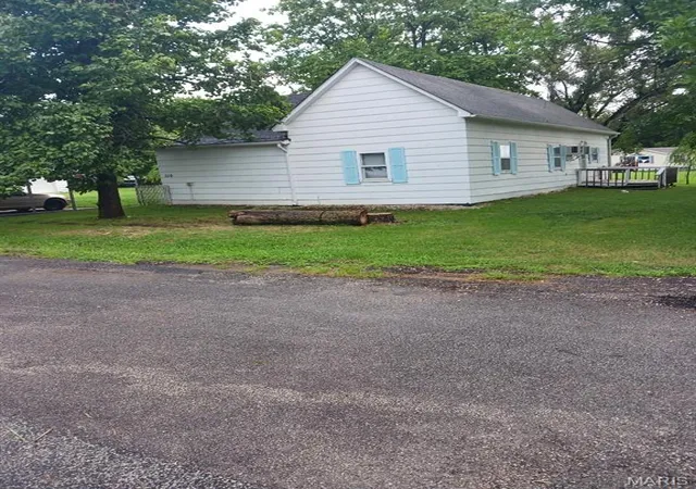 Photo 3 of Single family home for sale at 210 Culver St, Clarence, MO 63437 | MLS# MIS26051555 | Listing updated on 2026-08-20