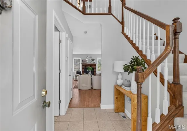 Photo 3 of House for sale at 16252 Lea Oak Ct, Chesterfield, MO 63017 | MLS# MIS26051560 | Listing updated on 2026-09-15