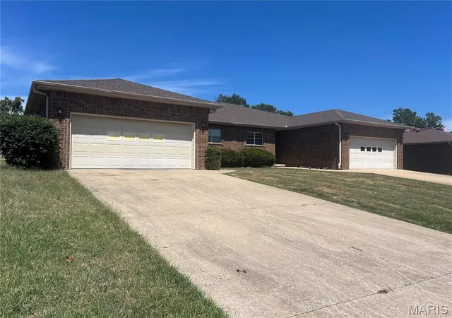 1st image of 509 511 Zachery, Lebanon, MO 65536 | MLS# MIS26051565