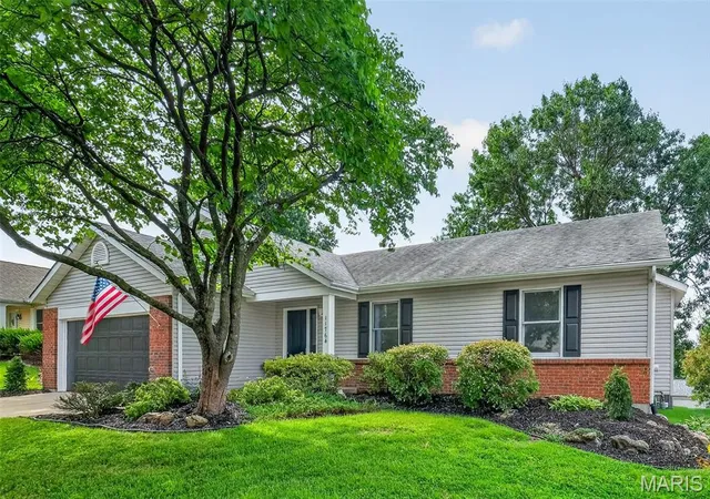 Photo 3 of Single family home for sale at 11764 Clarksdale Dr, Maryland Heights, MO 63043 | MLS# MIS26051566 | Listing updated on 2026-08-13