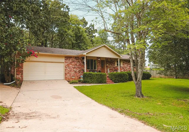 Photo 3 of Single family home for sale at 2632 Fox Dr, Poplar Bluff, MO 63901 | MLS# MIS26051567 | Listing updated on 2026-09-07