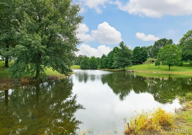 Photo 3 of Sale Pending at 29022 Smith Rd, Medora, IL 62063 | MLS# MIS26051572 | Listing updated on 2026-08-20