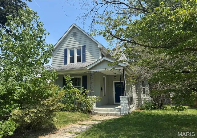 Photo 2 of Single family home for sale at 407 Portland Ave, Belleville, IL 62220 | MLS# MIS26051577 | Listing updated on 2026-08-17