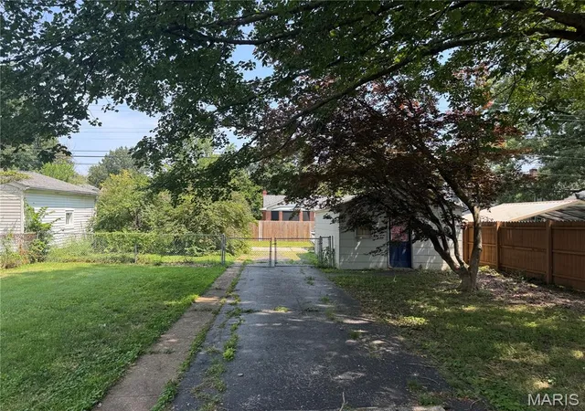 Photo 25 of Single family home for sale at 407 Portland Ave, Belleville, IL 62220 | MLS# MIS26051577 | Listing updated on 2026-08-17