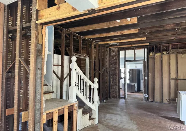 Photo 3 of Single family home for sale at 407 Portland Ave, Belleville, IL 62220 | MLS# MIS26051577 | Listing updated on 2026-08-17