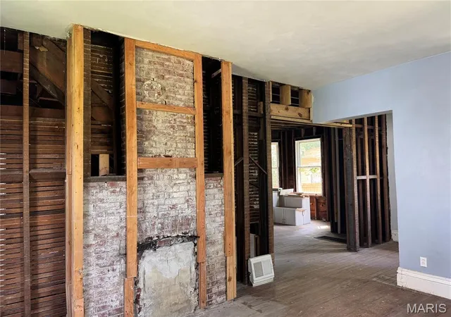 Photo 4 of Single family home for sale at 407 Portland Ave, Belleville, IL 62220 | MLS# MIS26051577 | Listing updated on 2026-08-17