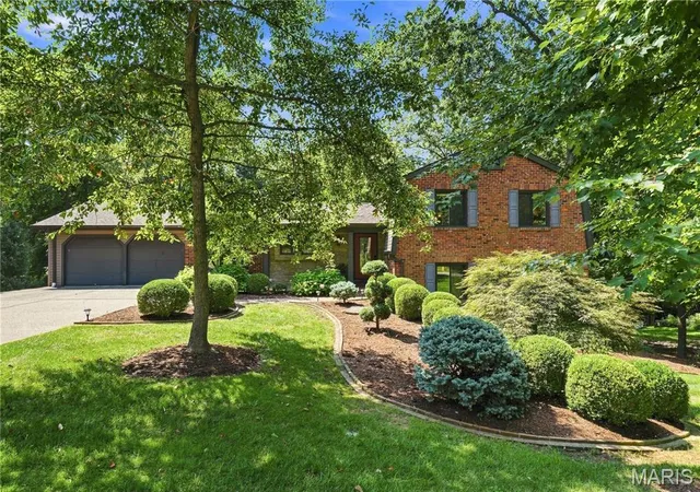 Photo 1 of Single family home for sale at 1926 Grassy Ridge Rd, Saint Louis, MO 63122 | MLS# MIS26051579 | Listing updated on 2026-09-16