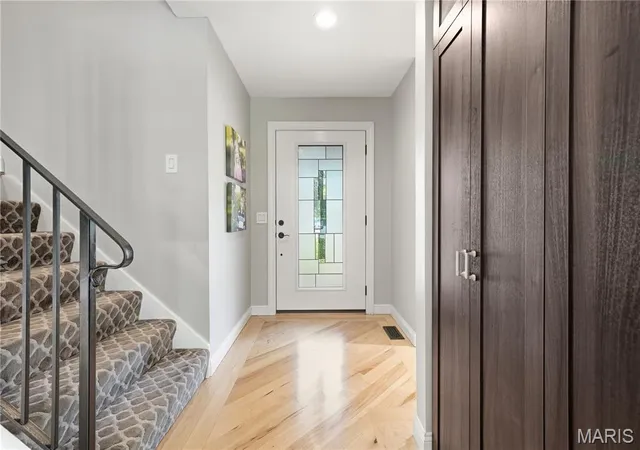 Photo 3 of Single family home for sale at 1926 Grassy Ridge Rd, Saint Louis, MO 63122 | MLS# MIS26051579 | Listing updated on 2026-09-16