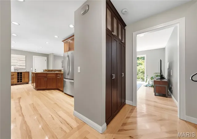 Photo 4 of Single family home for sale at 1926 Grassy Ridge Rd, Saint Louis, MO 63122 | MLS# MIS26051579 | Listing updated on 2026-09-16