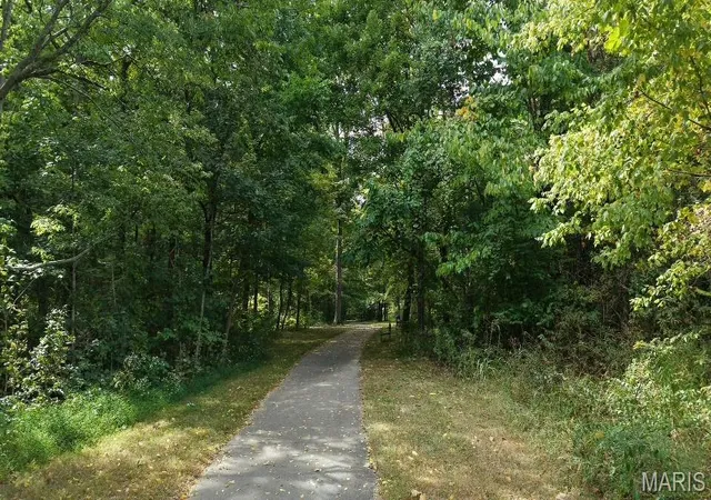Photo 3 of Land for sale at 2304 Brister Hill Dr, Cape Girardeau, MO 63701 | MLS# MIS26051581 | Listing updated on 2026-10-09
