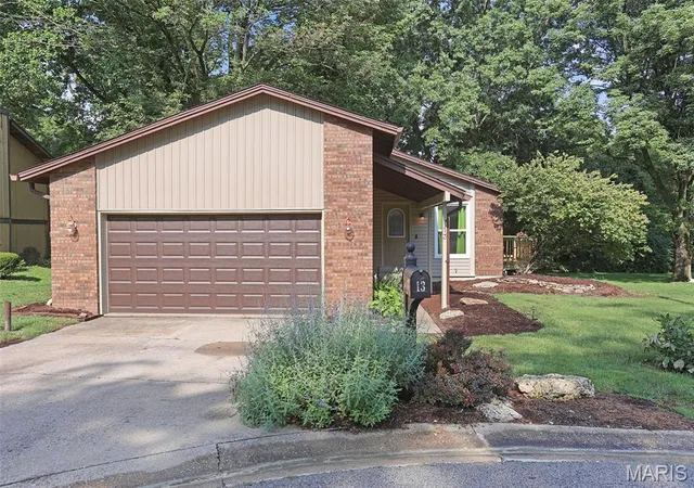 1st image of 13 Dogwood Ln, Glen Carbon, IL 62034 | MLS# MIS26051583