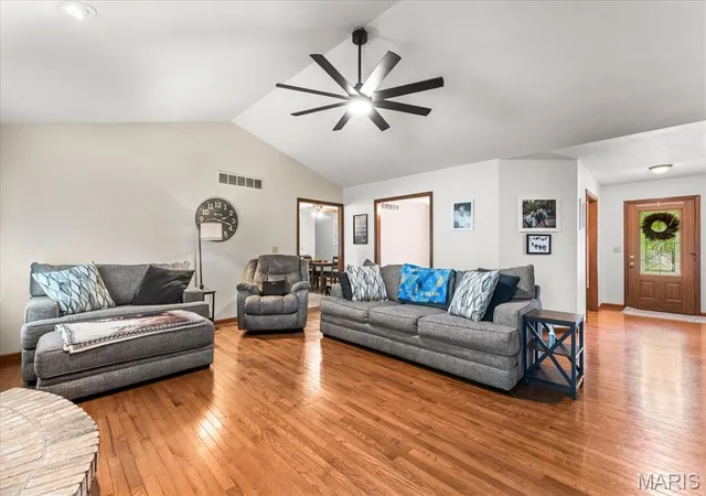 Photo 3 of Single family home for sale at 710 Mary Ann Ct, Freeburg, IL 62243 | MLS# MIS26051594 | Listing updated on 2026-10-05
