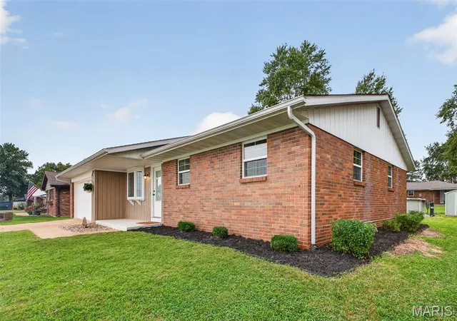 Photo 2 of Single family home for sale at 171 N Nike St, Hecker, IL 62248 | MLS# MIS26051597 | Listing updated on 2026-09-02