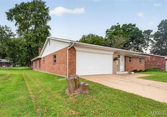 Photo 4 of Single family home for sale at 171 N Nike St, Hecker, IL 62248 | MLS# MIS26051597 | Listing updated on 2026-09-02