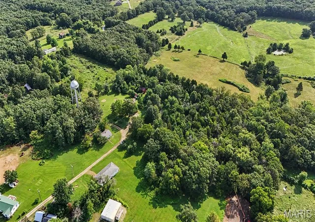 2nd image of 380 Horizon Dr, Beaufort, MO 63013 | MLS# MIS26051598
