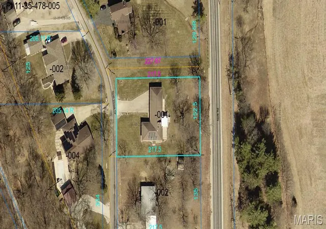37th image of 40 N Woods Circle Dr, Hillsboro, IL 62049 | MLS# MIS26051606