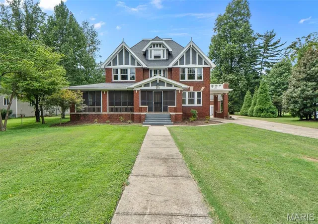 1st image of 711 N Kingshighway St, Sikeston, MO 63801 | MLS# MIS26051607