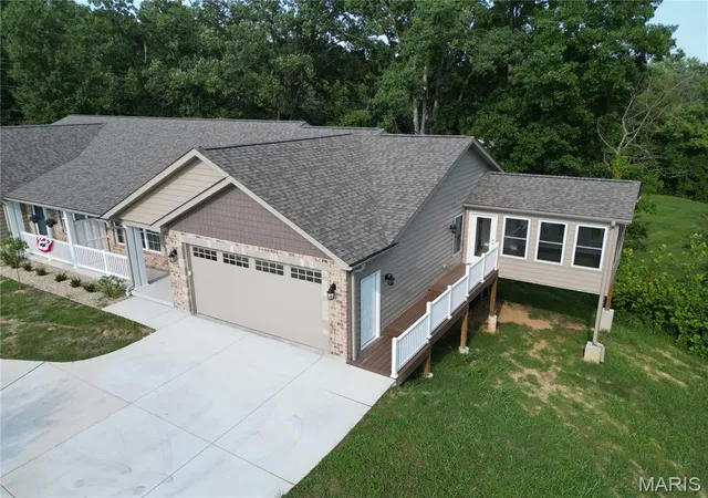 Photo 3 of Single family home for sale at 302 Anthony Cir, House Springs, MO 63051 | MLS# MIS26051619 | Listing updated on 2026-09-06