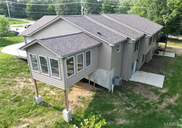 Photo 4 of House for sale at 302 Anthony Cir, House Springs, MO 63051 | MLS# MIS26051619 | Listing updated on 2026-09-06