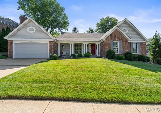 Photo 3 of Sale Pending at 13376 Bahnfyre Dr, Saint Louis, MO 63128 | MLS# MIS26051623 | Listing updated on 2026-09-14
