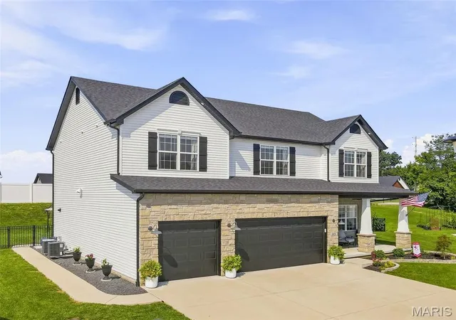 Photo 4 of Sale Pending at 1870 Sunset Ridge, Festus, MO 63028 | MLS# MIS26051628 | Listing updated on 2026-09-02