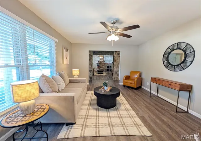 Photo 3 of Sale Pending at 5 Windsong Ct, Florissant, MO 63031 | MLS# MIS26051634 | Listing updated on 2026-09-26