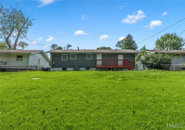 2nd image of 104 Fenwick Dr, Saint Louis, MO 63135 | MLS# MIS26051650
