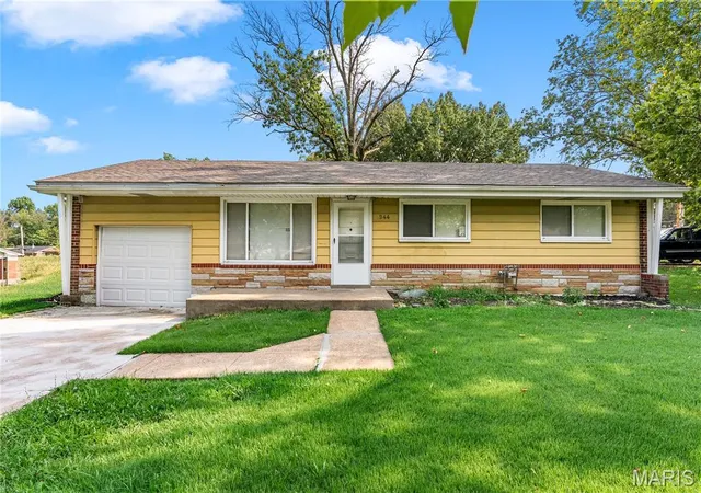 Photo 1 of Single family home for sale at 944 Lebon Dr, Saint Louis, MO 63137 | MLS# MIS26051656 | Listing updated on 2026-09-01