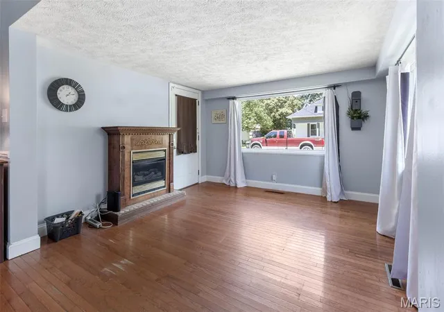 Photo 3 of Single family home for sale at 819 W Maplewood, Marion, IL 62959 | MLS# MIS26051669 | Listing updated on 2026-08-26
