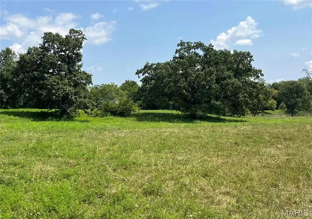 Photo 1 of Sale Pending at 833 Acres M/l On Hwy Ww, Eolia, MO 63344 | MLS# MIS26051676 | Listing updated on 2026-09-22