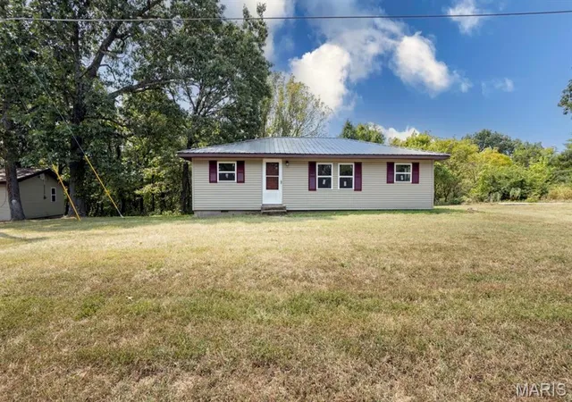 Photo 3 of Single family home for sale at 21065 Hwy Y, Saint Robert, MO 65584 | MLS# MIS26051677 | Listing updated on 2026-08-26