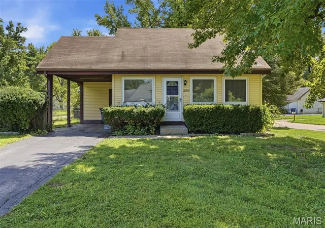 Photo 1 of Single family home for sale at 2760 Grants Pkwy, Florissant, MO 63031 | MLS# MIS26051679 | Listing updated on 2026-10-05