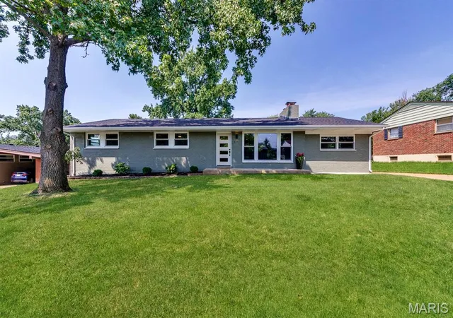 Photo 1 of Sale Pending at 8751 Townhill Dr, Saint Louis, MO 63126 | MLS# MIS26051681 | Listing updated on 2026-08-17