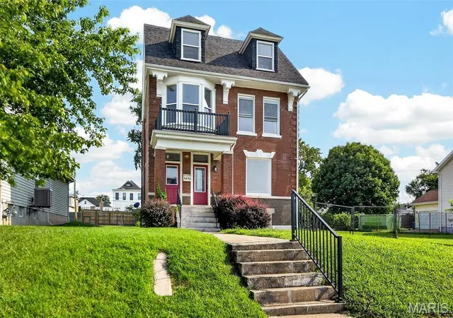 1st image of 5843 Enright Ave, Saint Louis, MO 63112 | MLS# MIS26051682