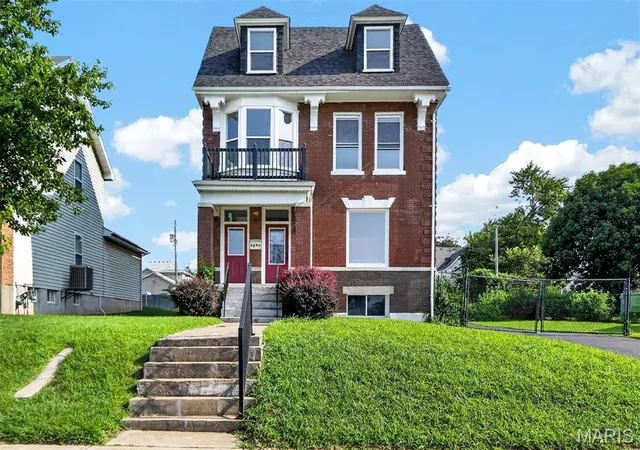 2nd image of 5843 Enright Ave, Saint Louis, MO 63112 | MLS# MIS26051682
