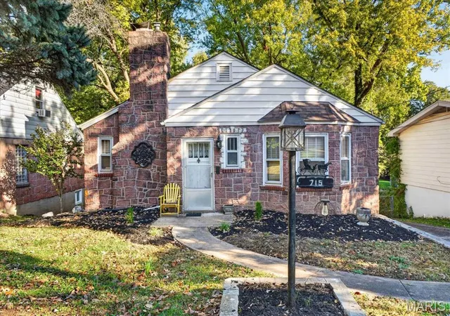 Photo 1 of Single family home for sale at 715 E Jackson Rd, Saint Louis, MO 63119 | MLS# MIS26051684 | Listing updated on 2026-10-22
