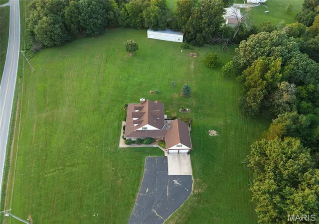 Photo 2 of Single family home for sale at 13322 Old Hwy 79, New London, MO 63459 | MLS# MIS26051694 | Listing updated on 2026-08-18