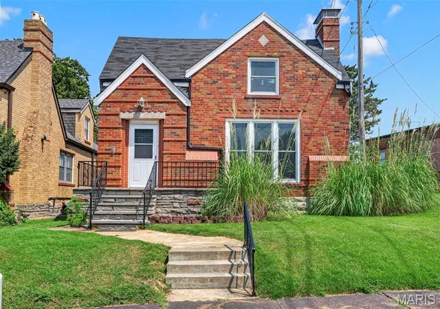 Photo 1 of Single family home for sale at 6013 Devonshire Ave, Saint Louis, MO 63109 | MLS# MIS26051696 | Listing updated on 2026-09-01