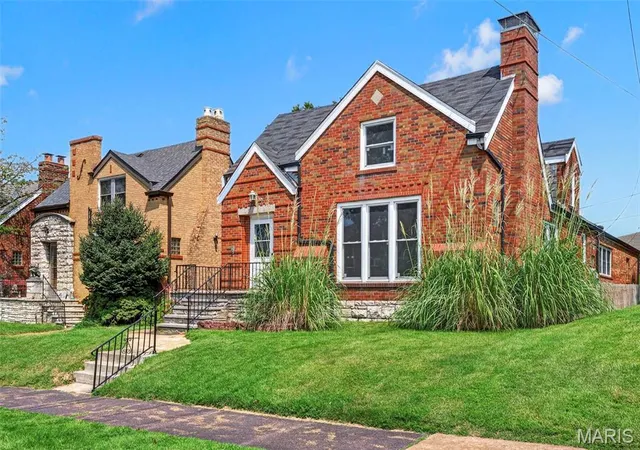 Photo 2 of Single family home for sale at 6013 Devonshire Ave, Saint Louis, MO 63109 | MLS# MIS26051696 | Listing updated on 2026-09-01